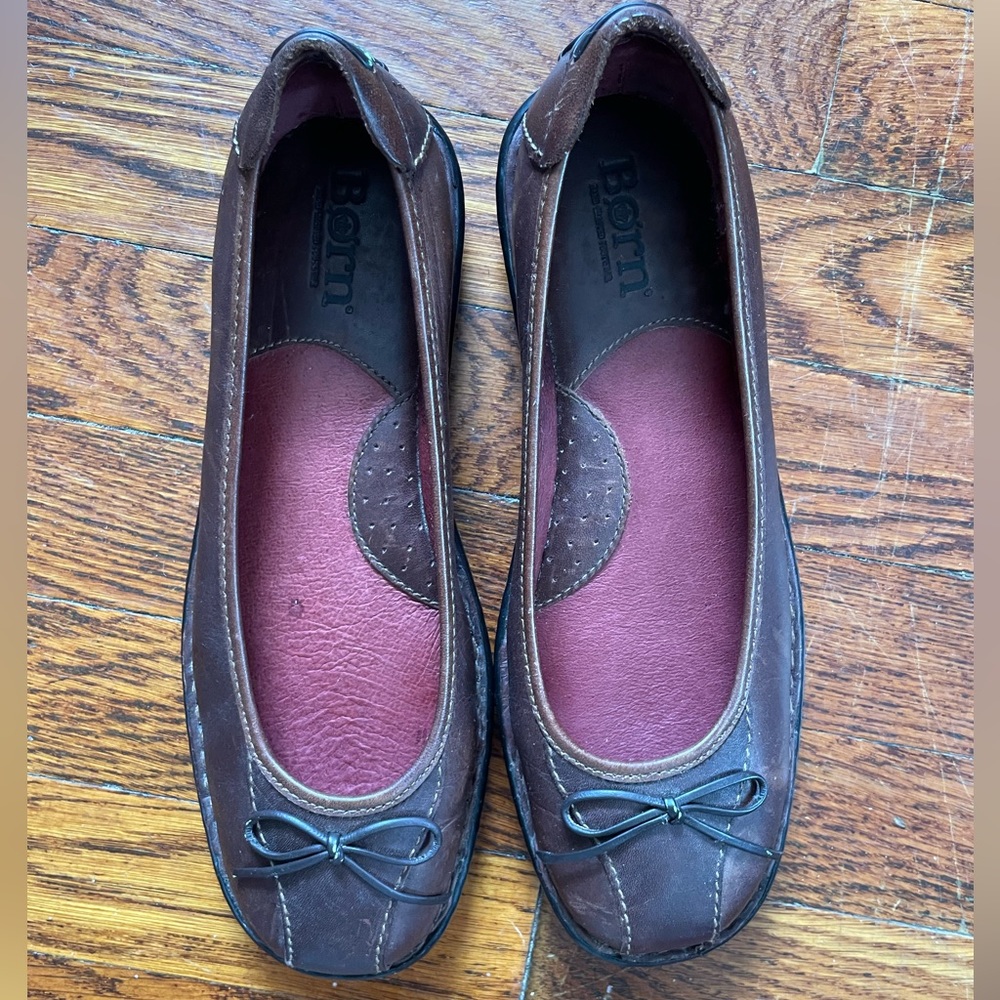 WOMENS BORN BOC CLASSIC BROWN LEATHER SLIP ON LOAFERS HANDCRAFTED BOW SIZE 7